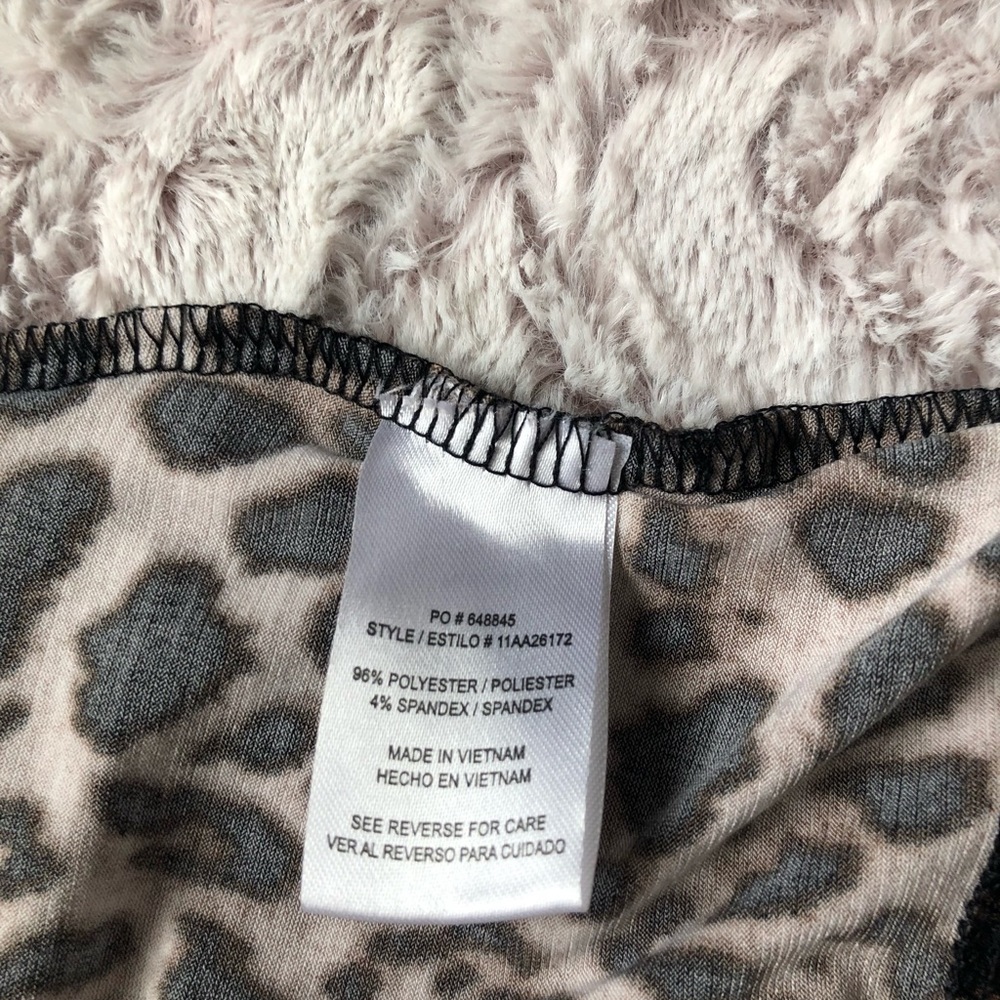 Heartsoul S leopard print blouse w crisscross back - Picture 9 of 9